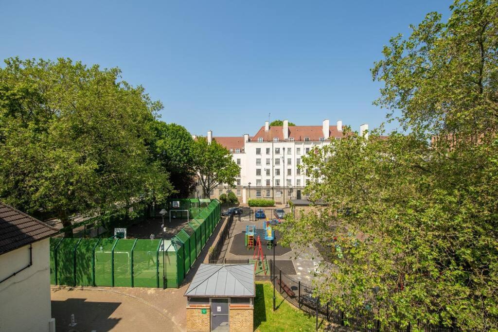 Charming 2 Bedroom Flat In The Heart Of Kings Cross, Лондон Екстериор снимка