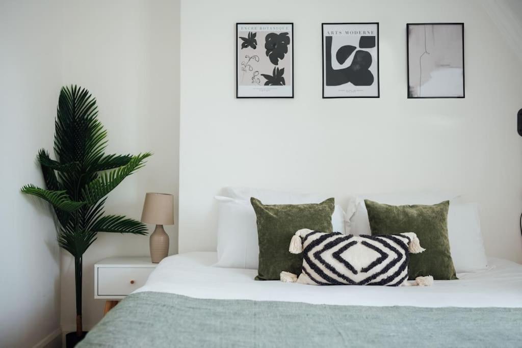 Charming 2 Bedroom Flat In The Heart Of Kings Cross, Лондон Екстериор снимка